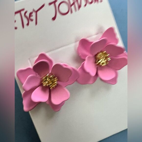 🌸 Betsey Johnson pretty in pink flower earrings 🌸 - Picture 2 of 4